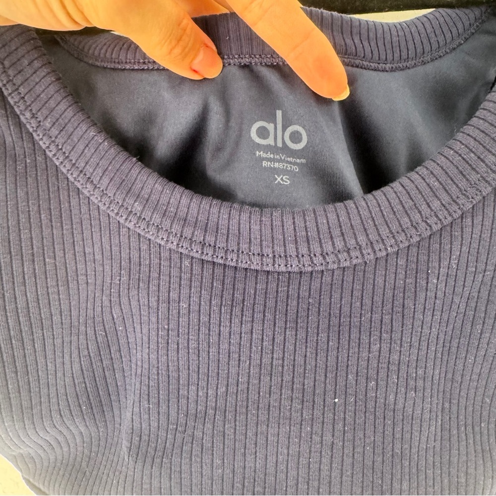ALO Yoga Dark Purple Ribbed Top - Picture 4 of 4